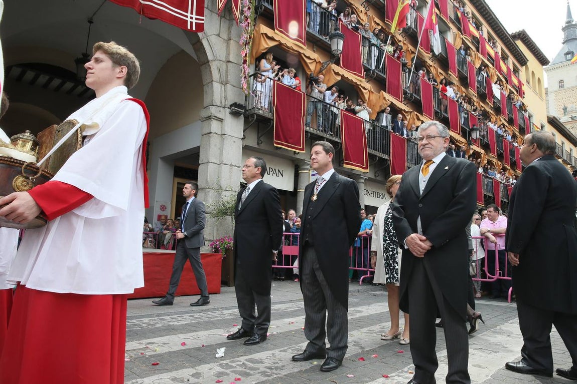 Emiliano García-Page, en su primera procesión como presidente de la Junta. 