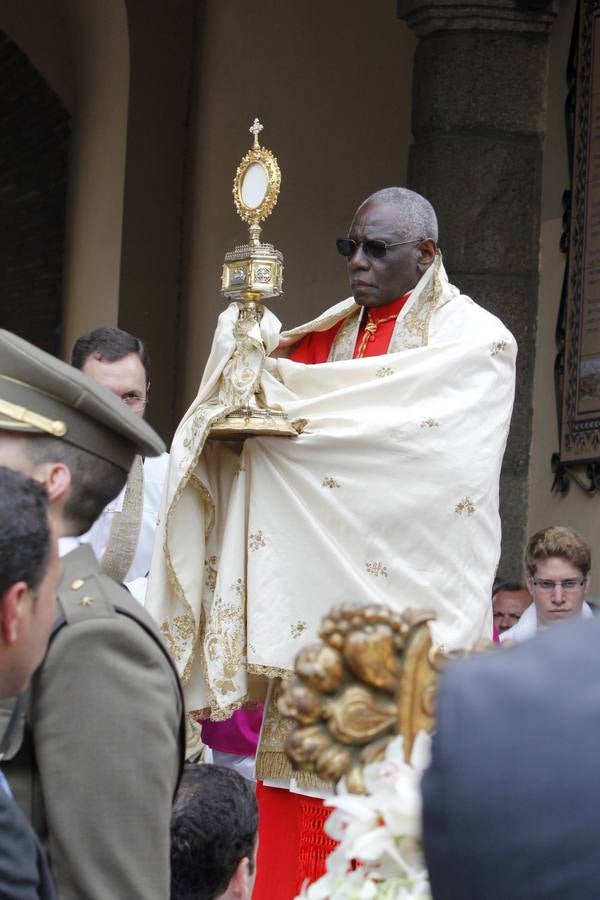 El cardenal guineano y prefecto de la Congregación para el Culto Divino y la Disciplina de los Sacramentos, Robert Sarah, en Zocodover. 