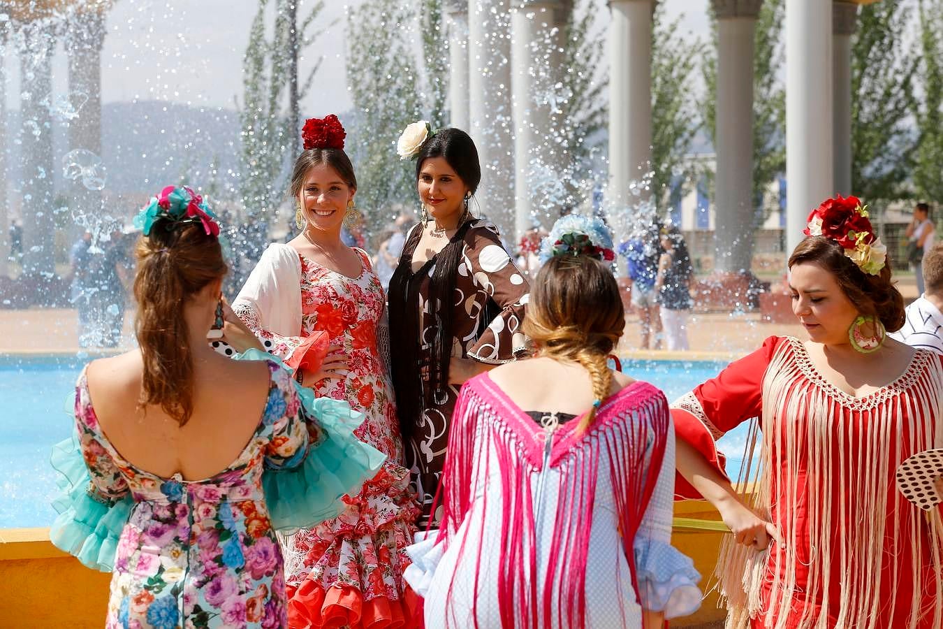 En imágenes, un jueves de Feria de sonrisas brillantes