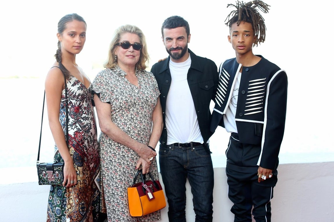 Alicia Vikander, Catherine Deneuve, Nicolas Ghesquiere y Jaden Smith. 