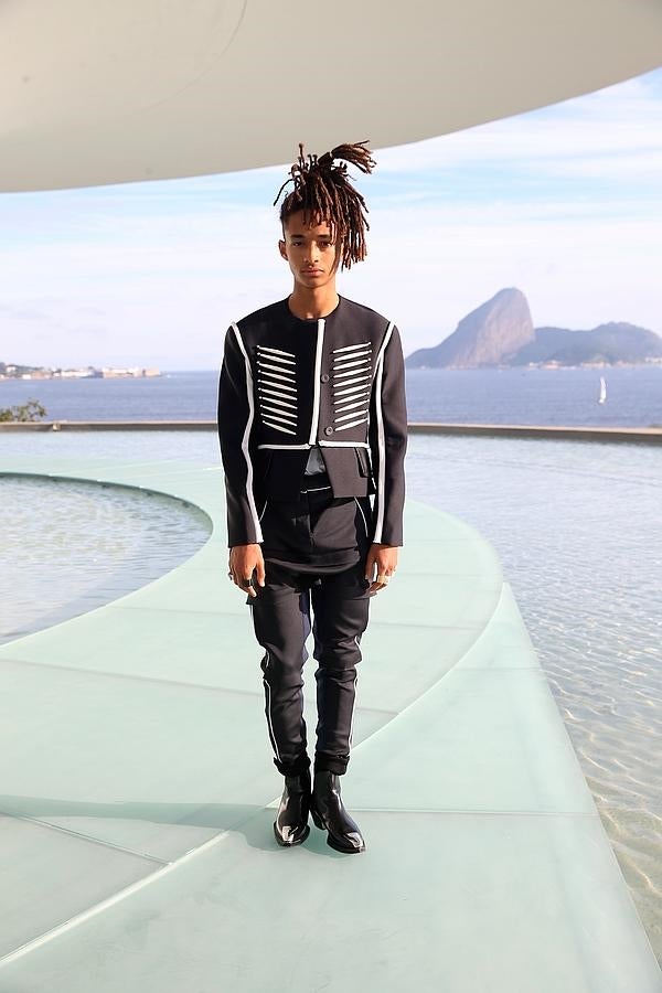 Jaden Smith. El Museo de Arte Contemporáneo (MAC) en Niteói, Río de Janeiro, ha sido el escenario elegido por la casa francesa Louis Vuitton para mostrar al público su colección Crucero 2017