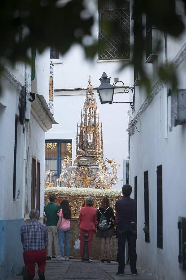La procesión del Corpus Christi recorre las calles de Córdoba