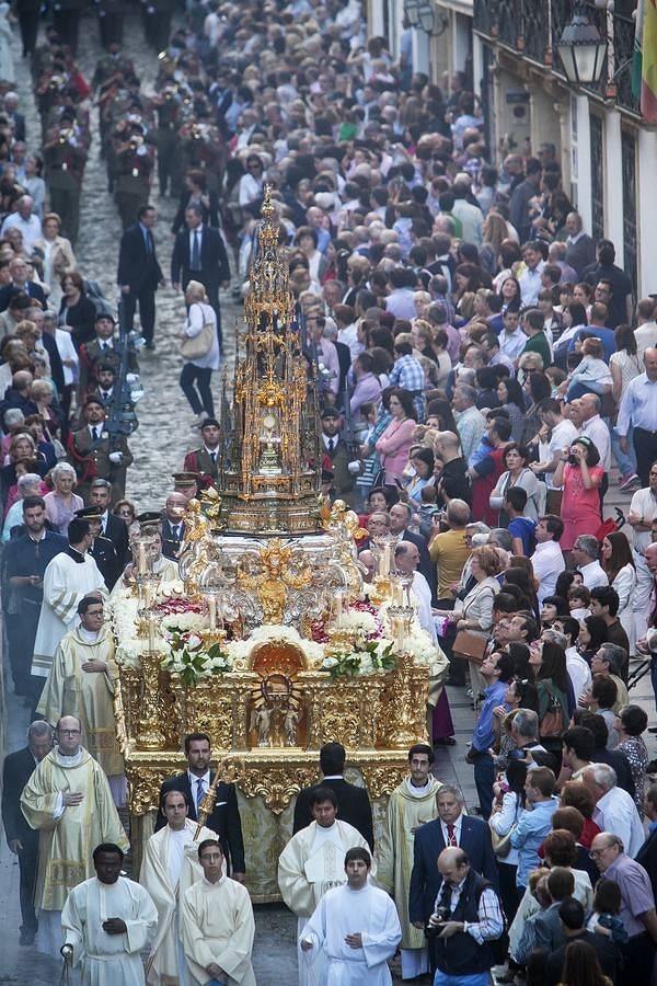 La procesión del Corpus Christi recorre las calles de Córdoba