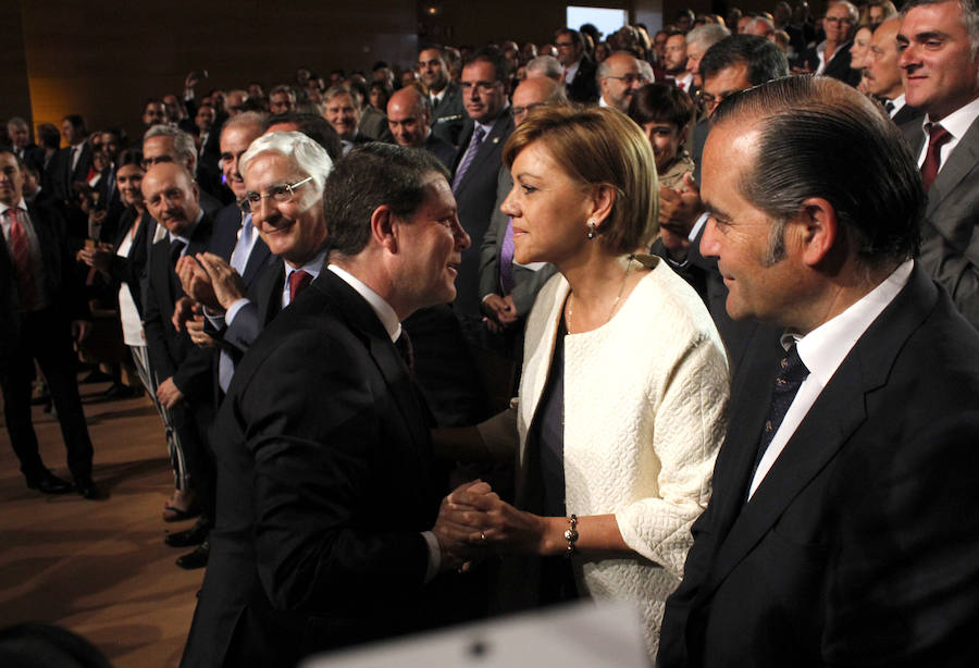 García-Page saluda a Cospedal. 