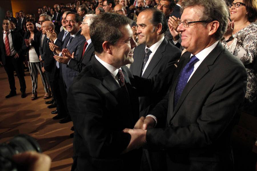 García-Page saluda al rector. 