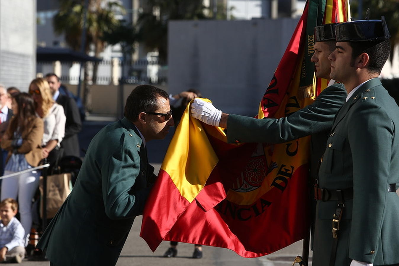 Las imágenes del acto en Cádiz del 172 aniversario de la fundación de la Guardia Civil