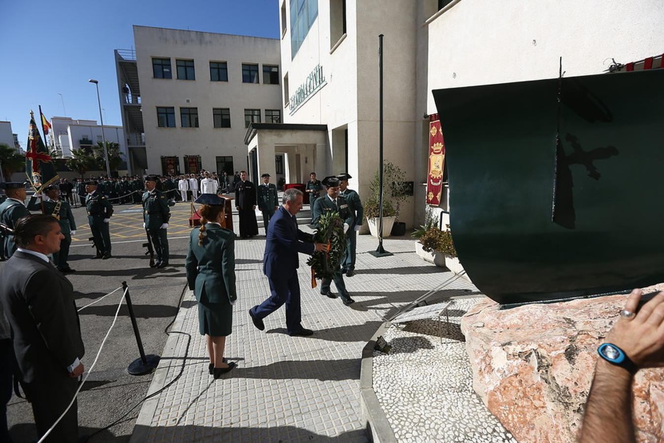 Las imágenes del acto en Cádiz del 172 aniversario de la fundación de la Guardia Civil