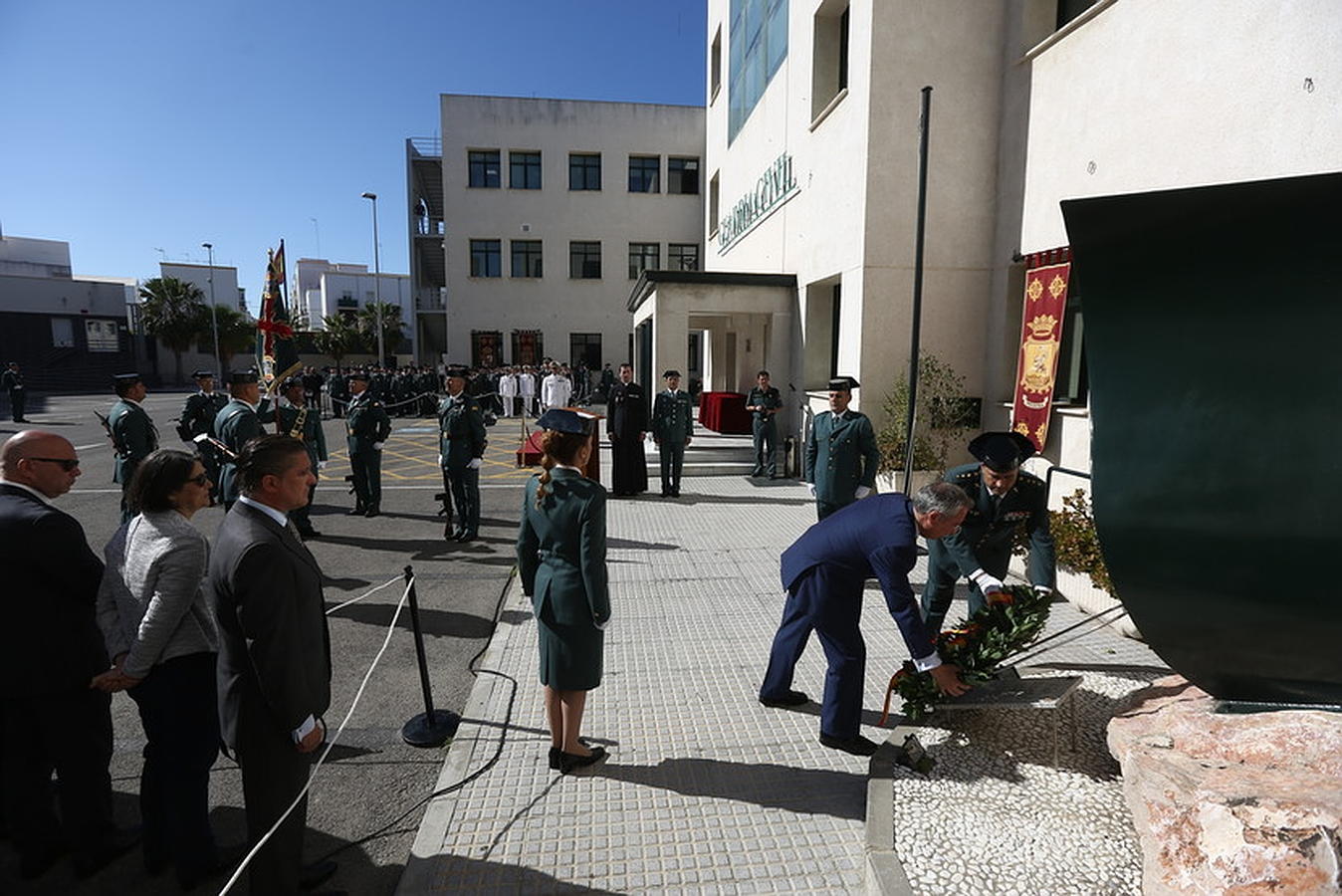 Las imágenes del acto en Cádiz del 172 aniversario de la fundación de la Guardia Civil