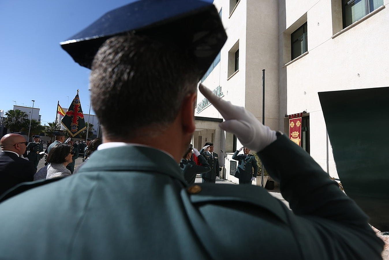 Las imágenes del acto en Cádiz del 172 aniversario de la fundación de la Guardia Civil