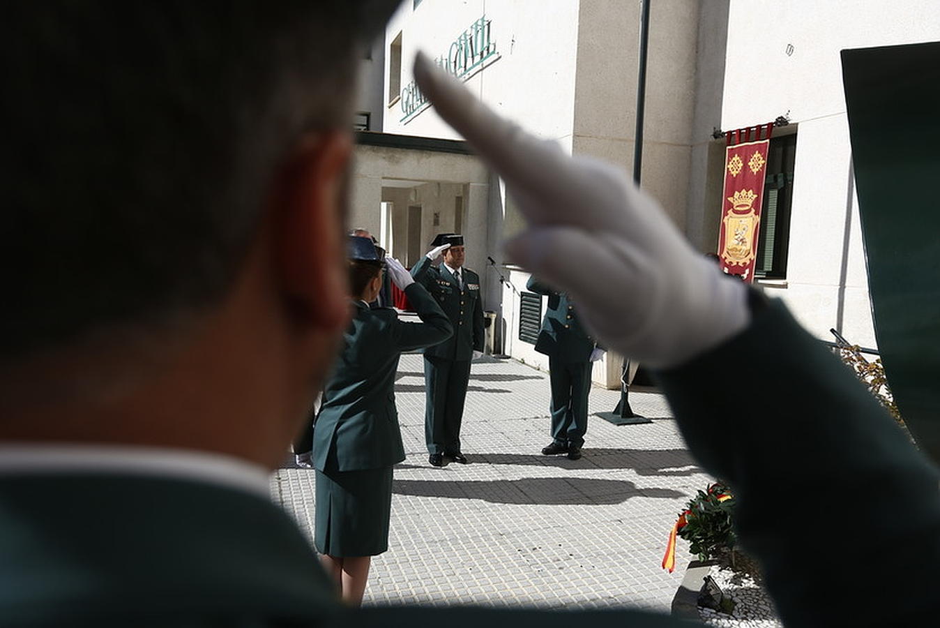 Las imágenes del acto en Cádiz del 172 aniversario de la fundación de la Guardia Civil