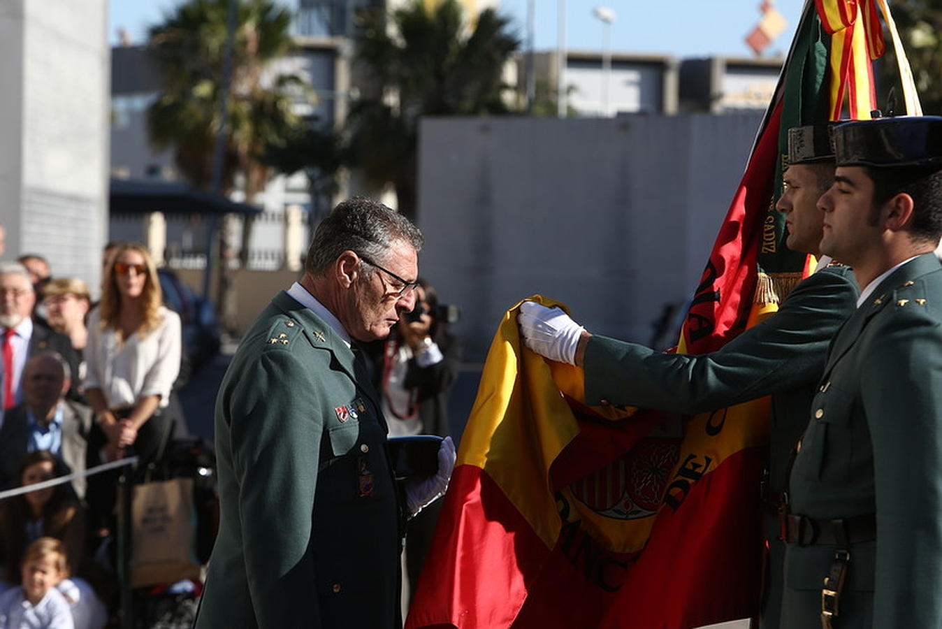 Las imágenes del acto en Cádiz del 172 aniversario de la fundación de la Guardia Civil