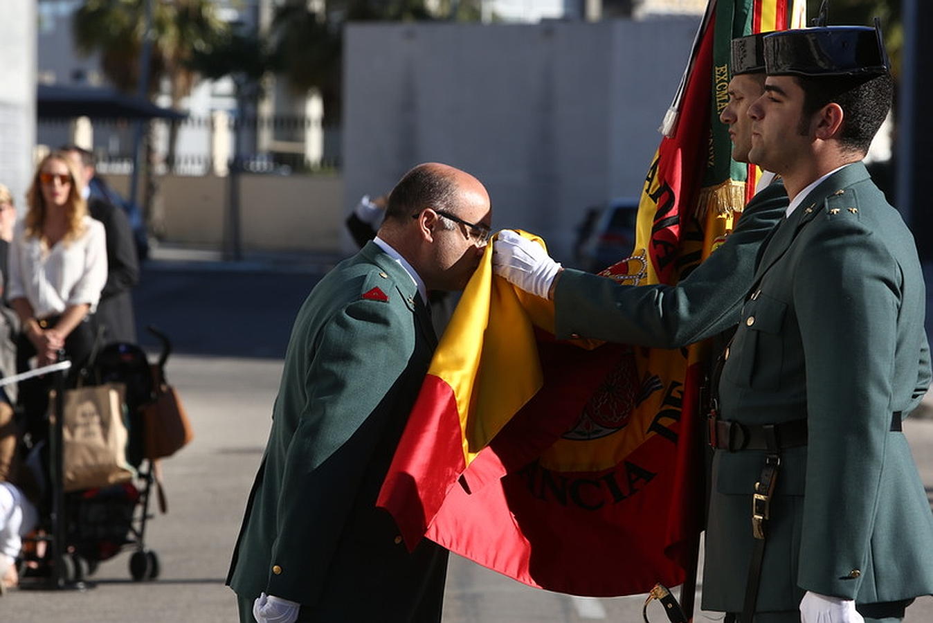 Las imágenes del acto en Cádiz del 172 aniversario de la fundación de la Guardia Civil