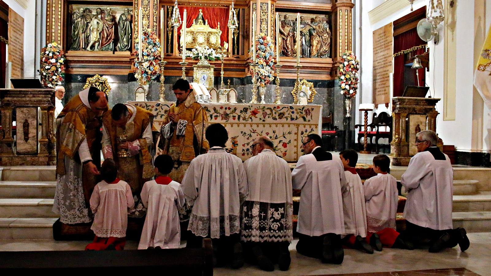 Así es una misa por el rito tradicional