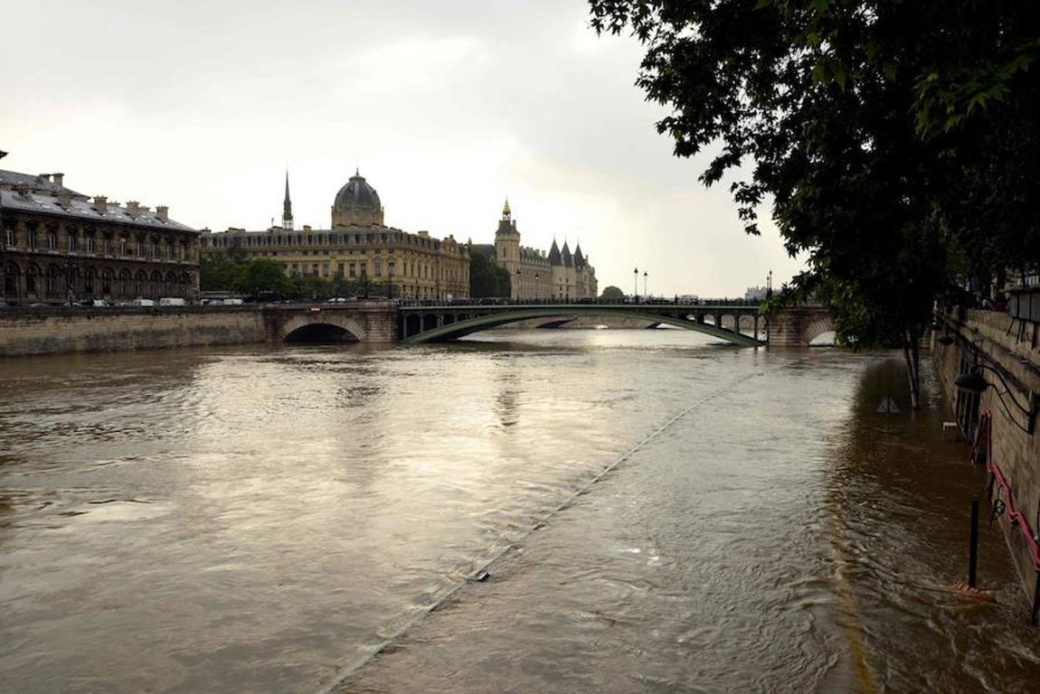 Vista de la crecida del Sena. 