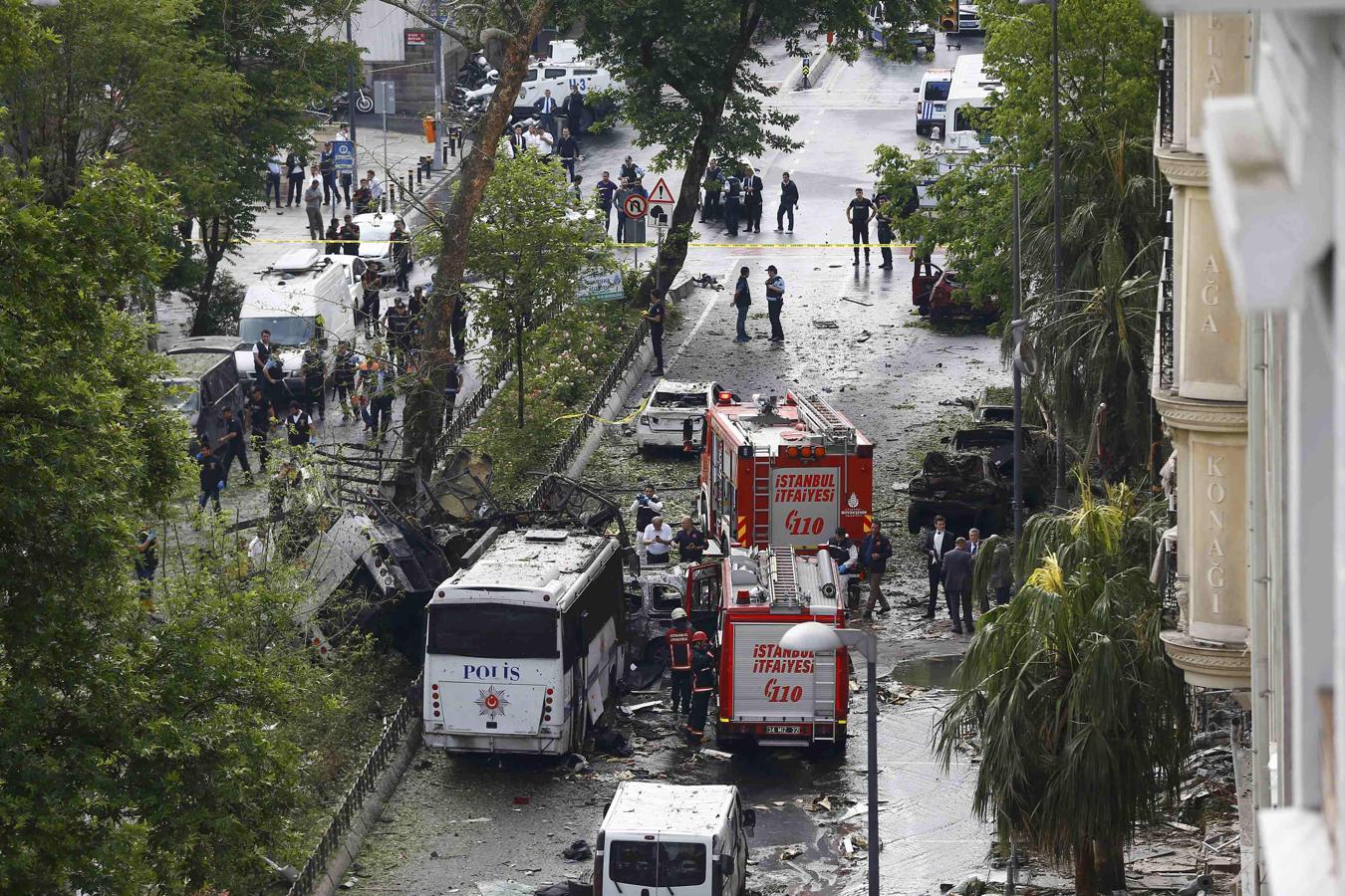La calle de Estambul donde se ha producido el atentado con coche bomba