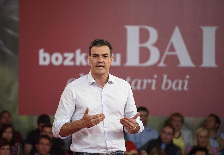 Pedro Sánchez, en la «Fiesta de la Rosa», celebrada este sábado en Durango. 