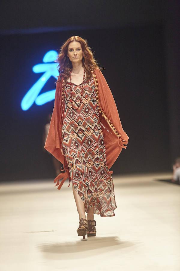 5. Poncho sobre túnica tribal