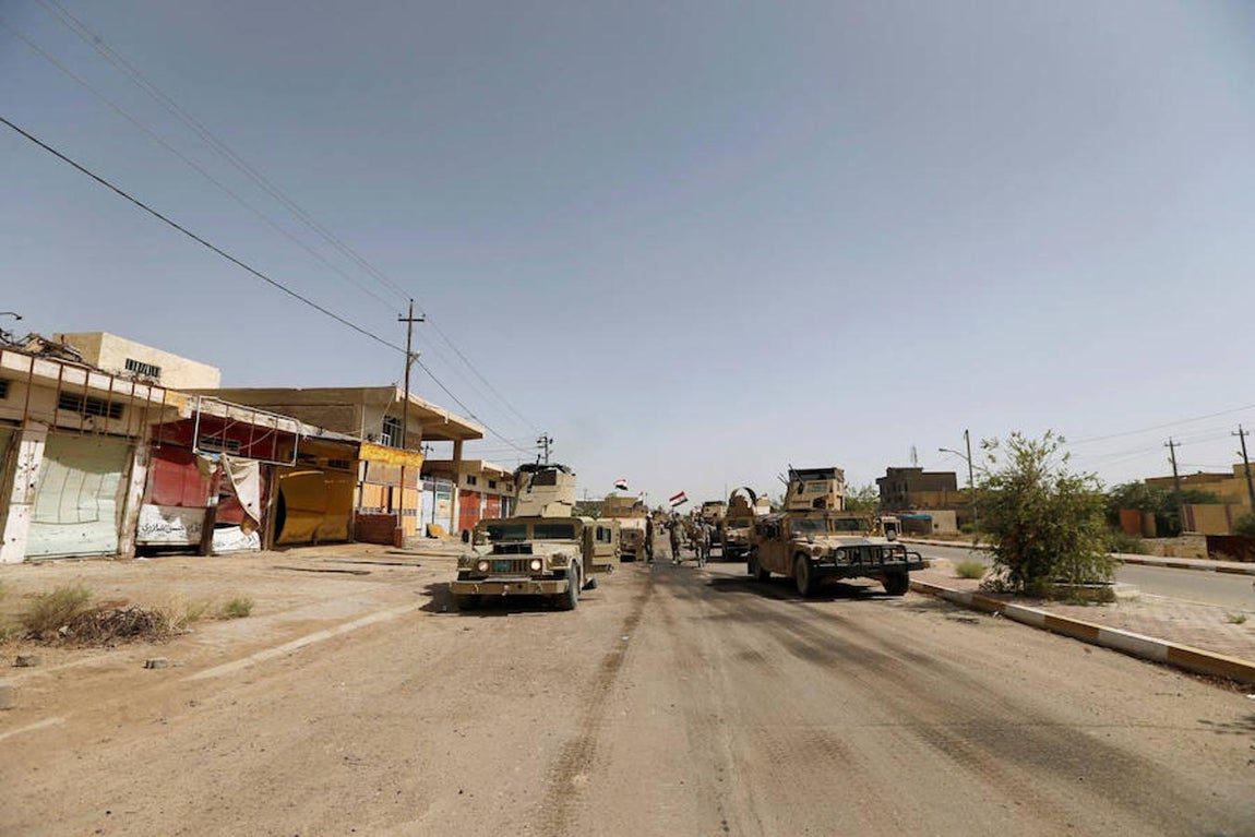 06. Asimismo, indicó que en los combates perdieron la vida y sufrieron heridas decenas de miembros del EI, mientras que el resto huyó.