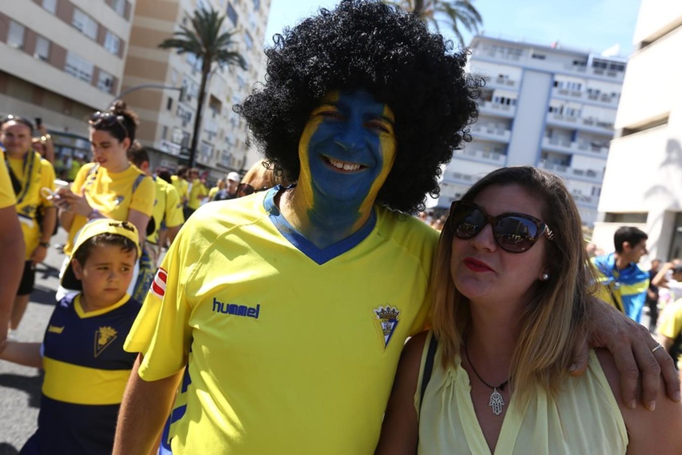 FOTOS: Espectacular recibimiento de la afición al Cádiz CF