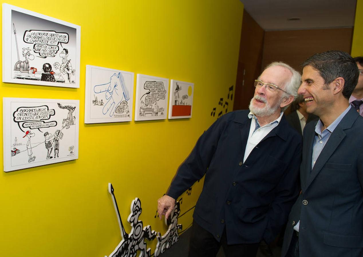 4.. Forges junto a Javier Rodríguez, alcalde de Alcalá de Henares, en la inauguración de la exposición