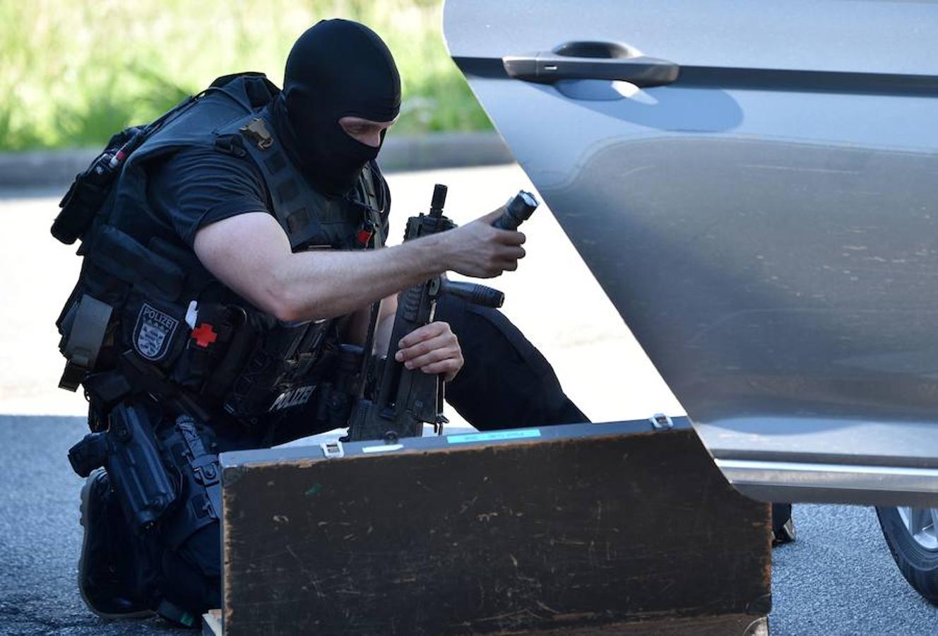 Según las autoridades locales, el asaltante parecía ser un hombre «trastornado» y fuentes de seguridad descartan que tuviera vínculos terroristas. AFP