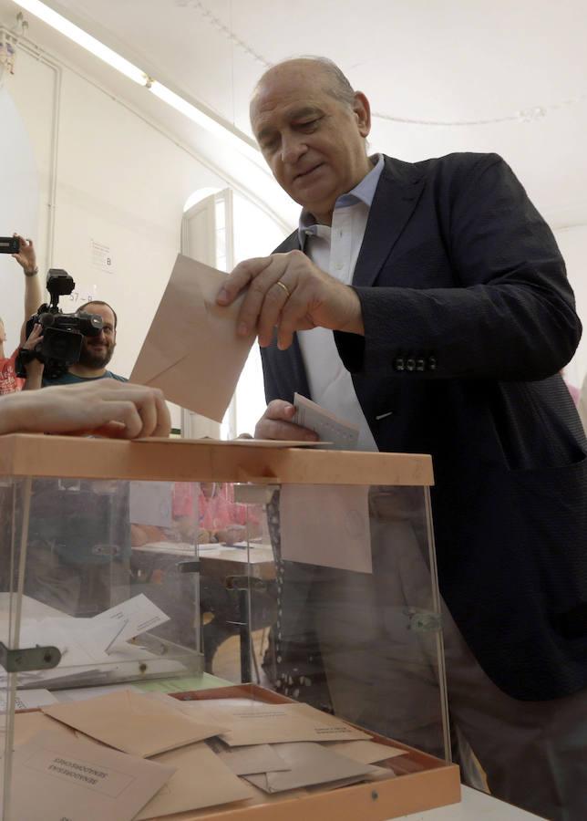 Elecciones generales 2016, en imágenes: nuestros políticos ya han empezado a votar