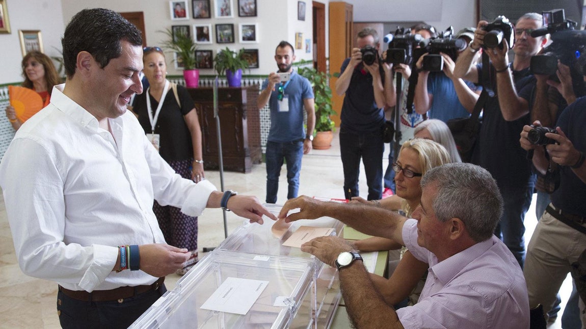 Los líderes políticos andaluces acuden a las urnas
