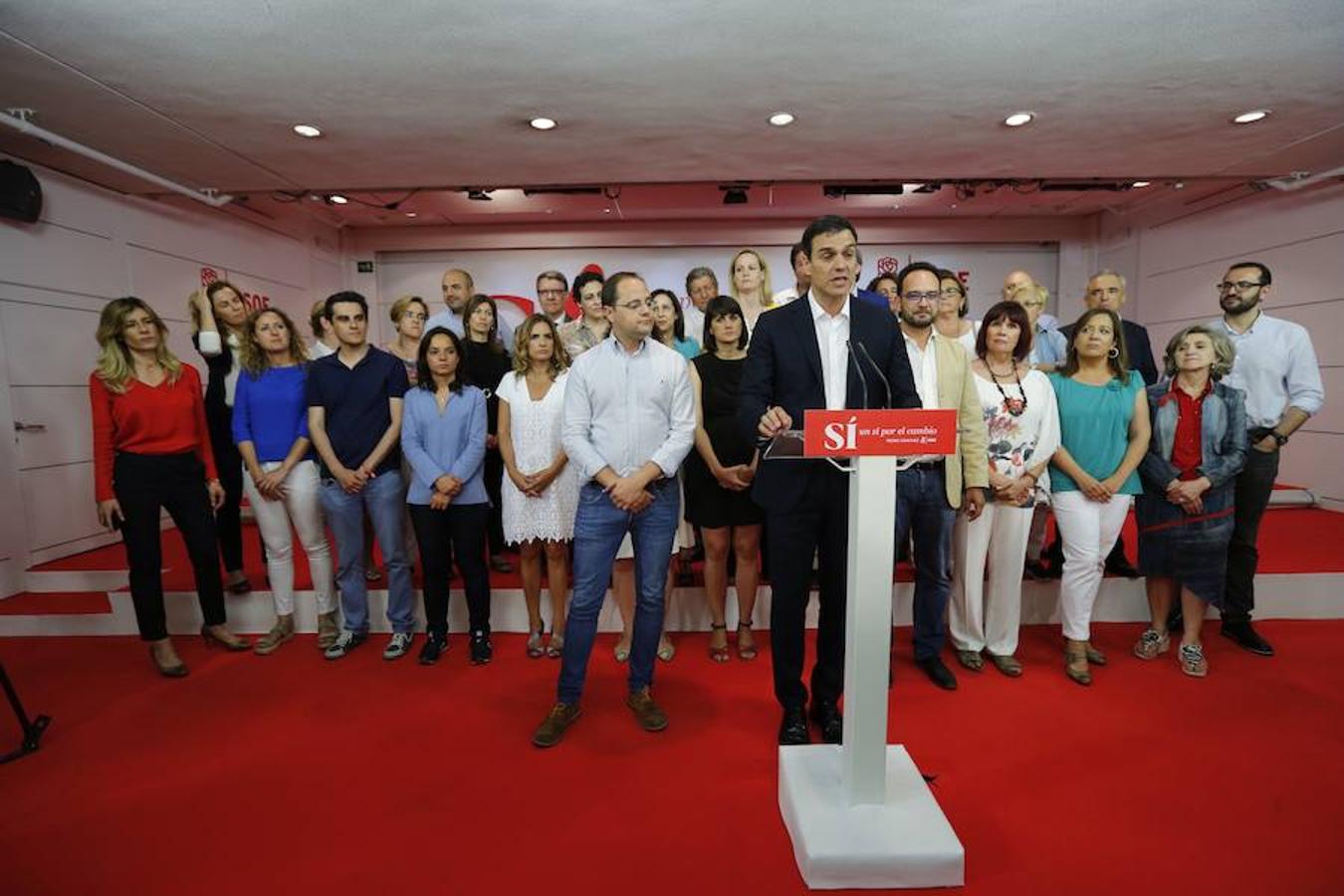 El líder socialista aseguró que llamó a Rajoy para felicitarle por el triunfo
