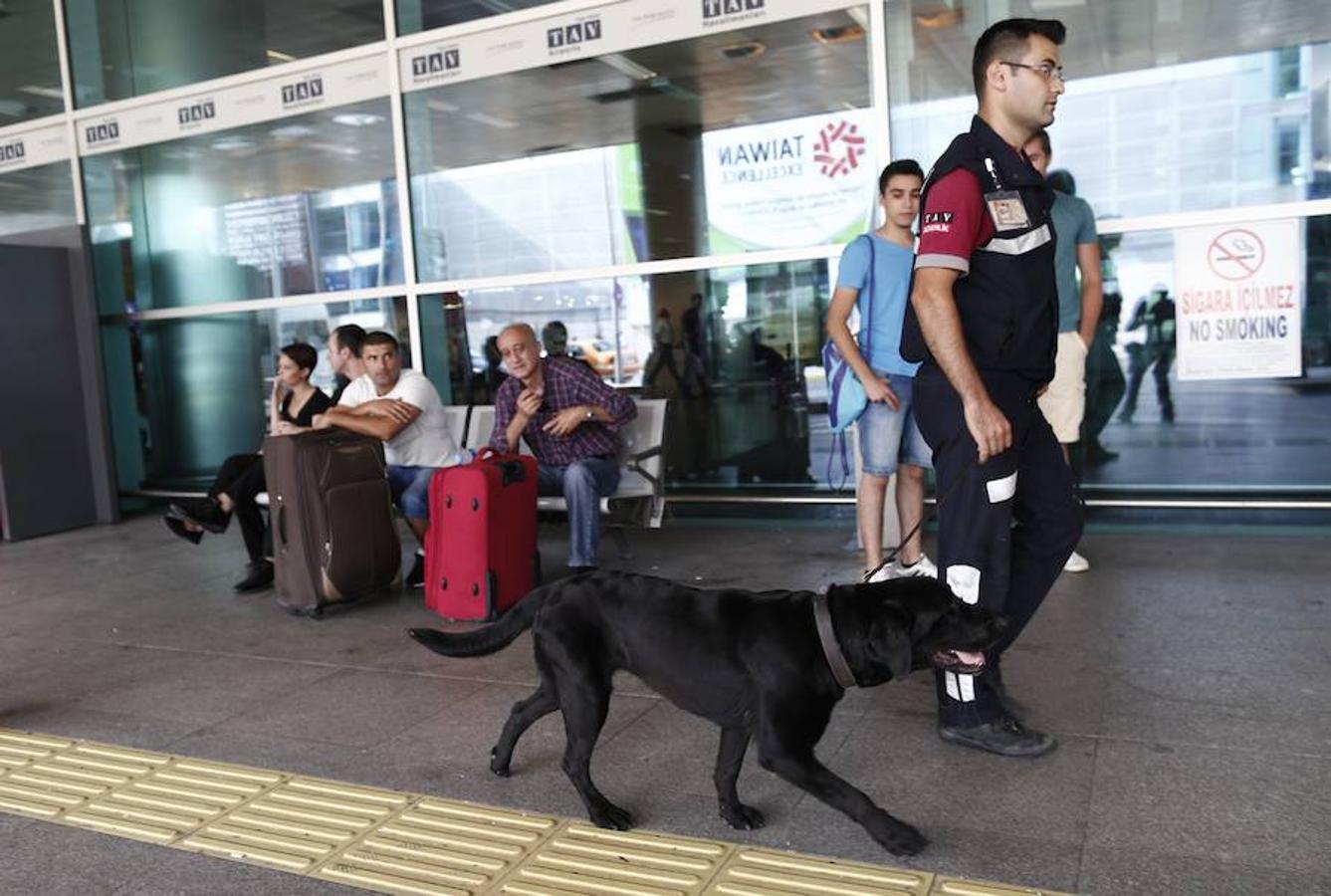 Los viajeros no saben muy bien cuándo podrán volver a sus hogares. 