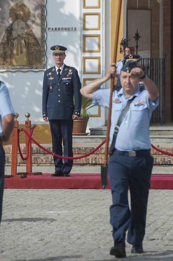 Acto de relevo en el mando del Acuartelamiento de Tablada