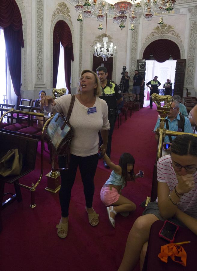 FOTOS: Las imágenes del Pleno de este viernes en el Ayuntamiento de Cádiz