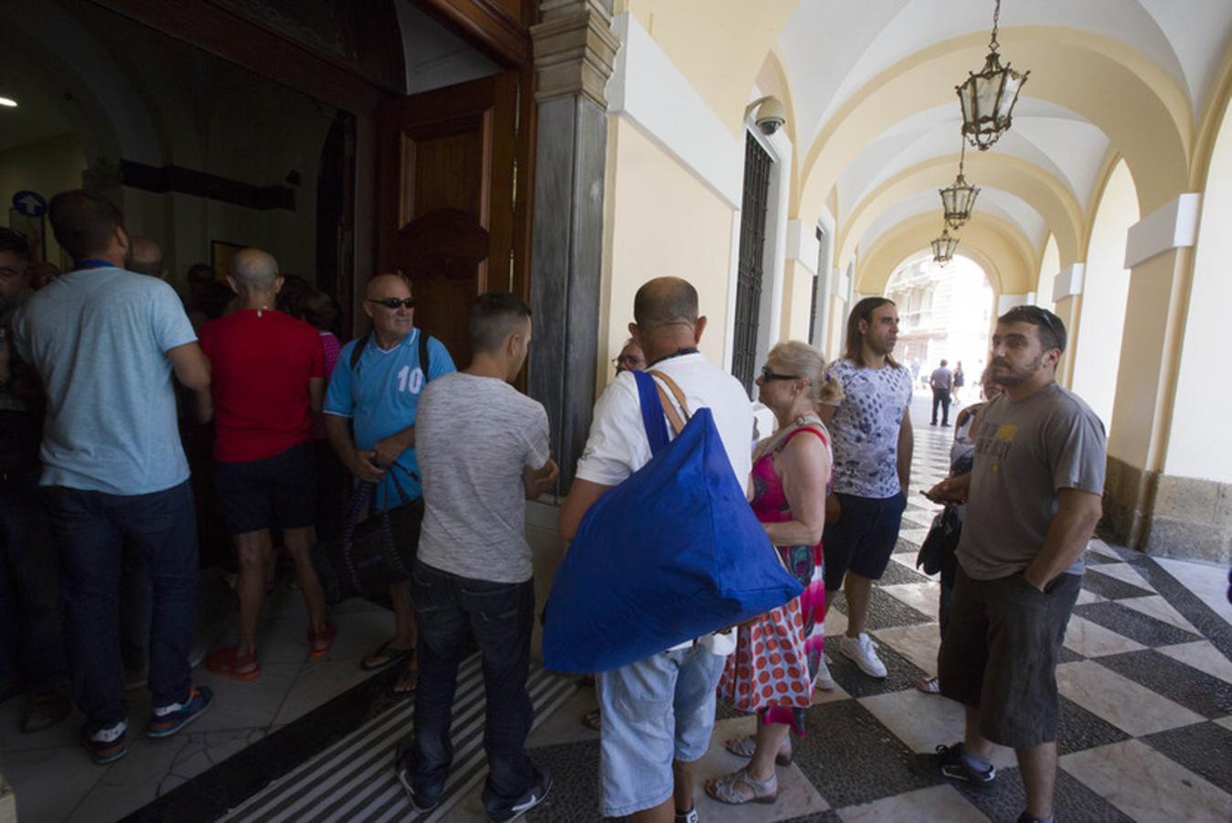 FOTOS: Las imágenes del Pleno de este viernes en el Ayuntamiento de Cádiz