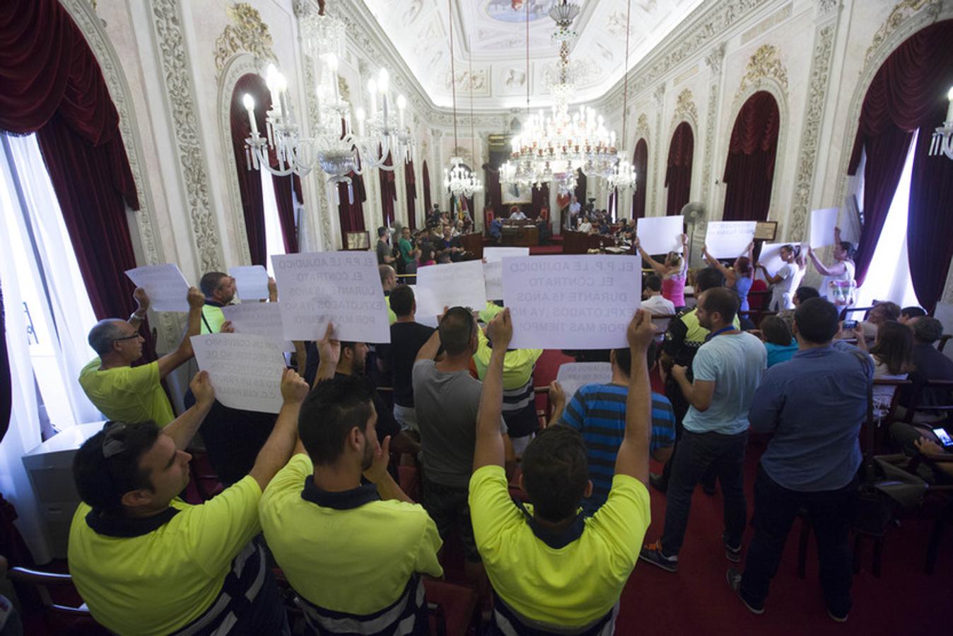 FOTOS: Las imágenes del Pleno de este viernes en el Ayuntamiento de Cádiz