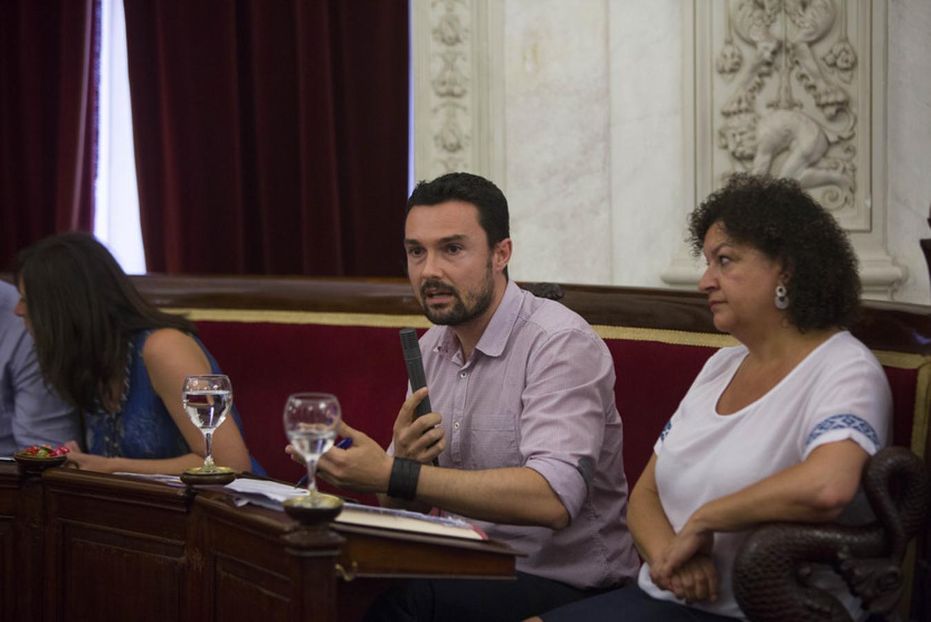 FOTOS: Las imágenes del Pleno de este viernes en el Ayuntamiento de Cádiz