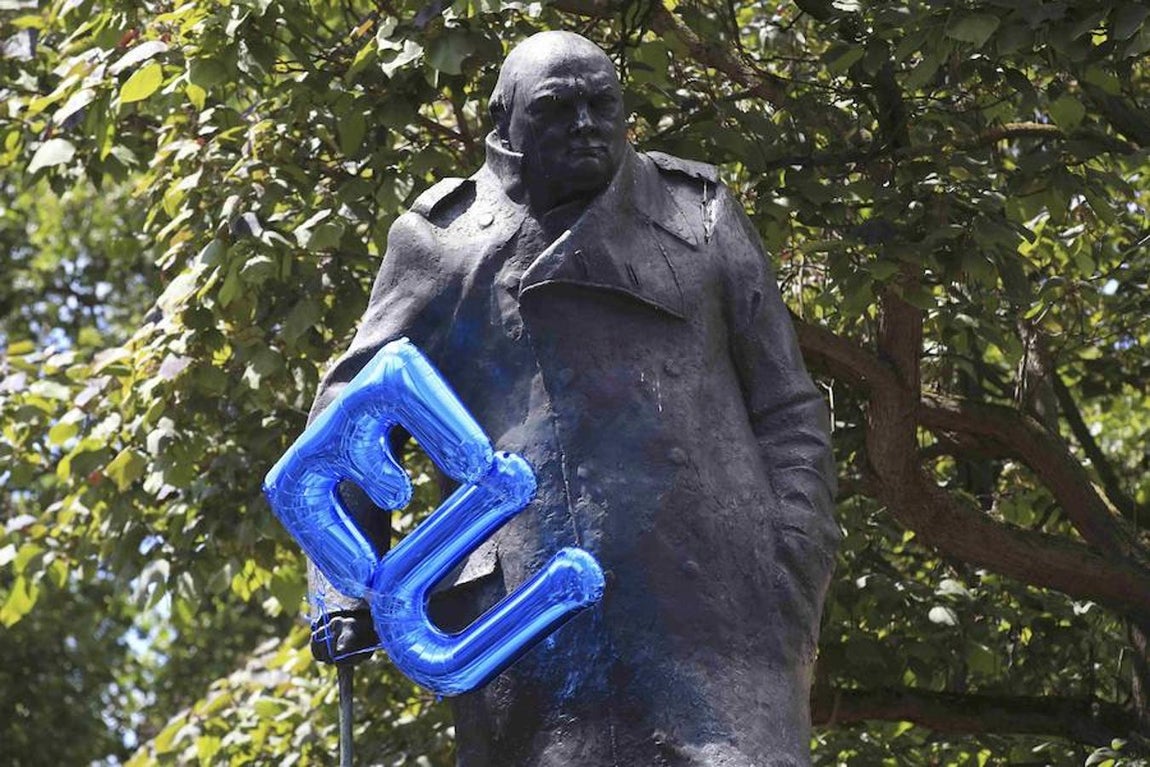 Y hasta Churchill se suma a la causa. 