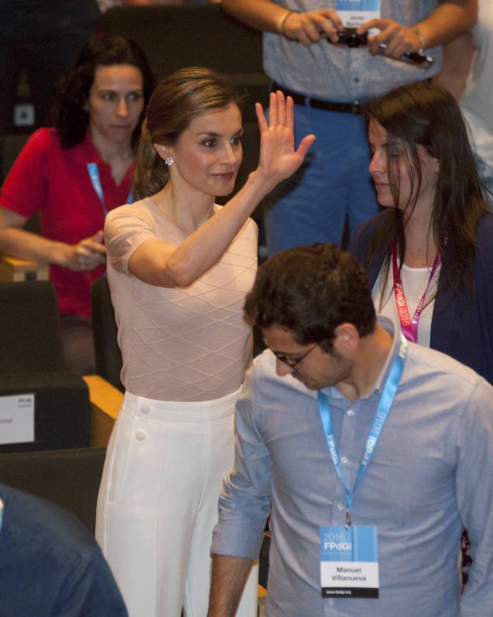 La Reina, a su llegada al auditorio del Palacio de Congresos de Girona. 