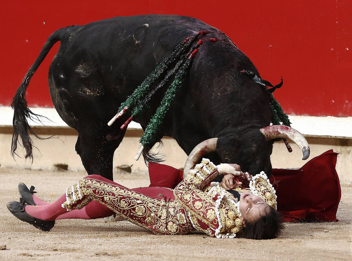 Espeluznantes imágenes del percance de Roca Rey en Pamplona