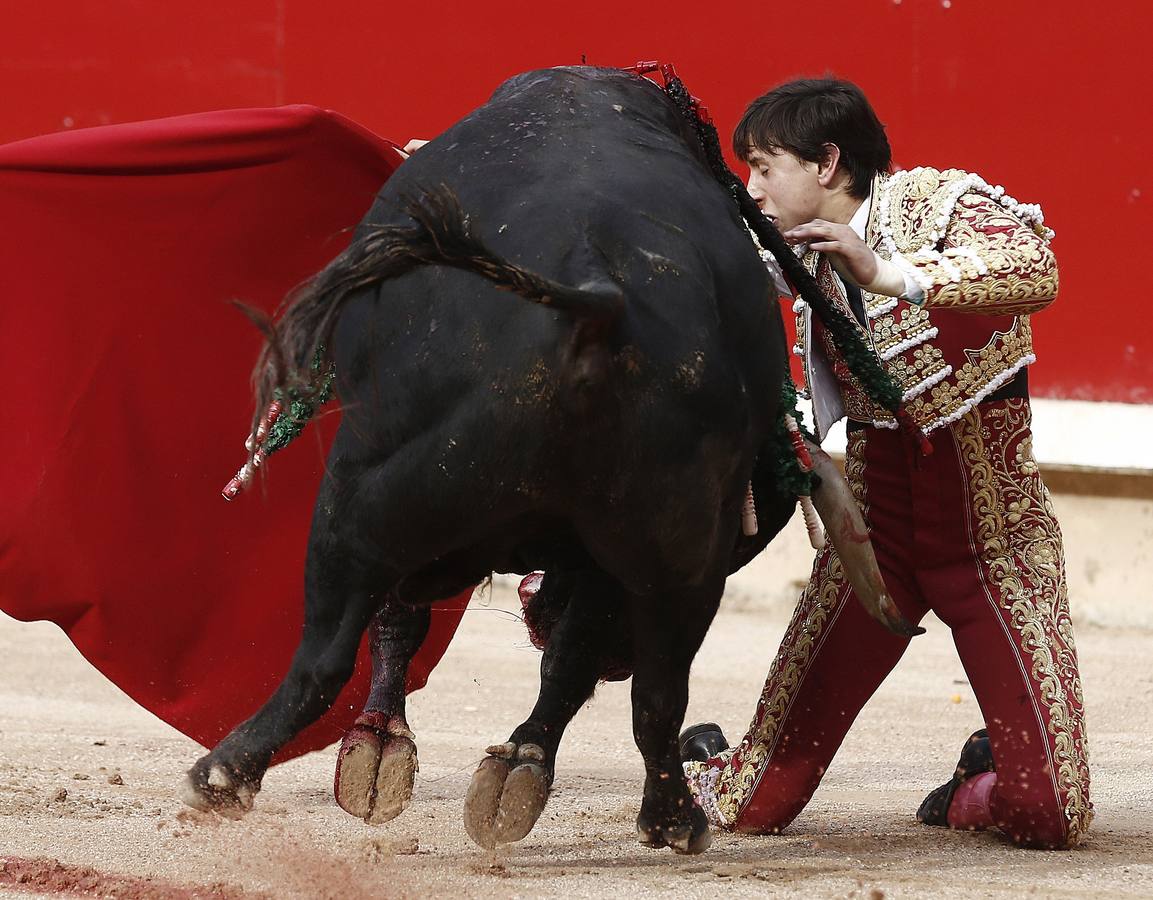 Espeluznantes imágenes del percance de Roca Rey en Pamplona