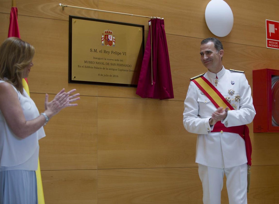 Felipe VI entrega en San Fernando los Reales Despachos
