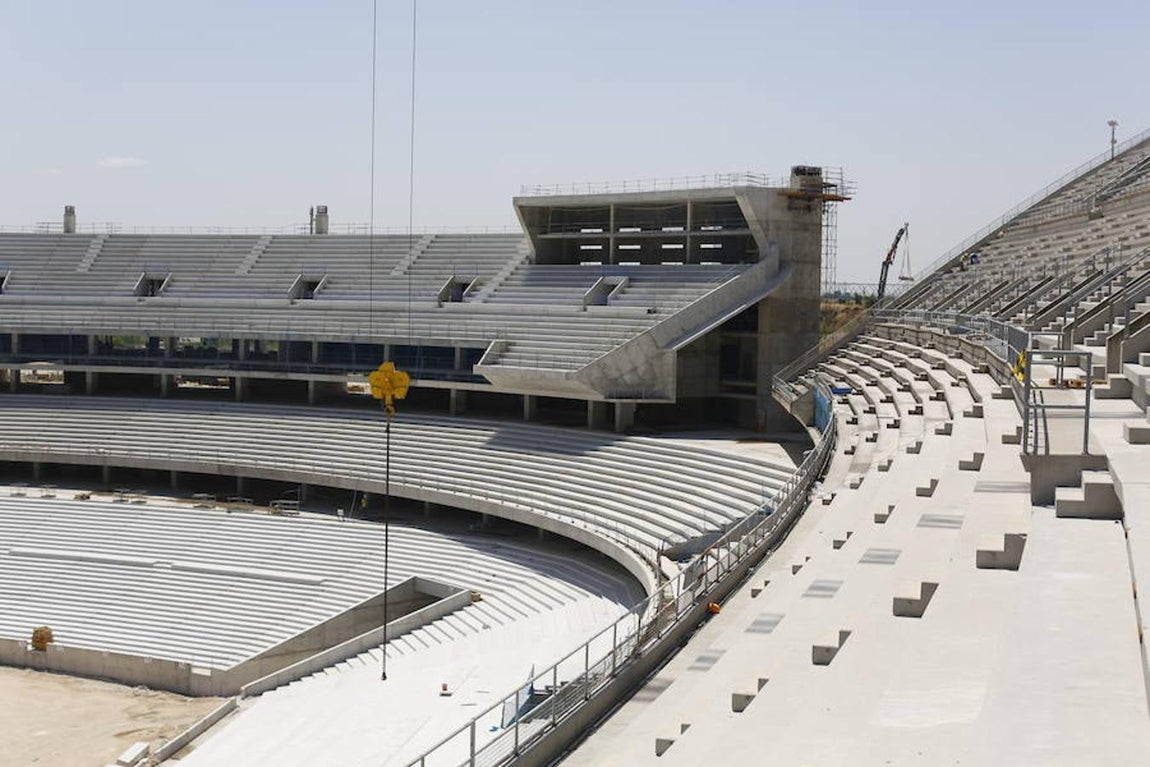 27.. A la derecha, una de las dos aberturas que recuerdan al antiguo estadio Vicente Calderón