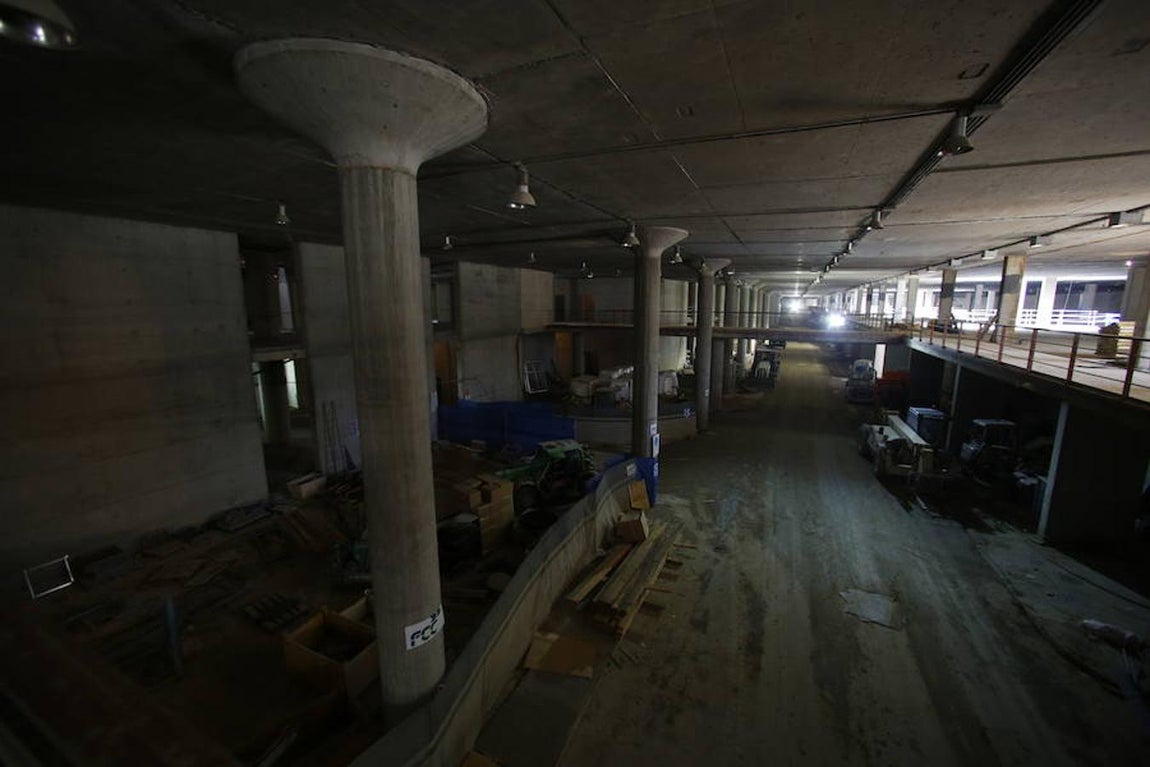 7.. Los pasillos que recibirán al autobús del equipo local y visitante