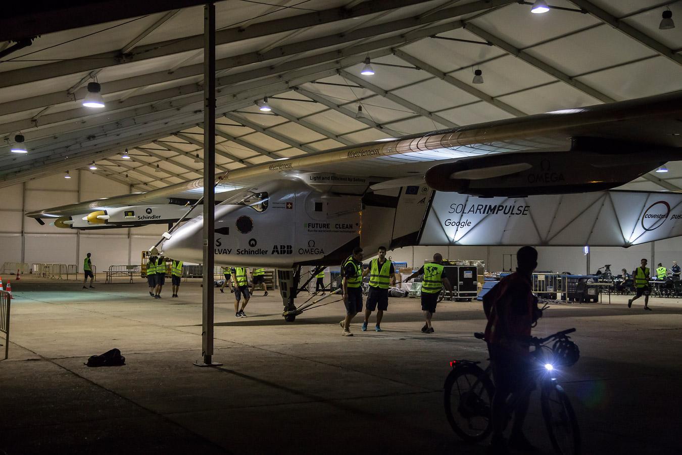 Así ha sido el despegue del Solar Impulse II del aeropuerto de Sevilla