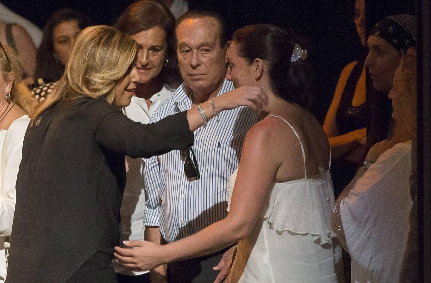 Capilla ardiente de «El Lebrijano» en el teatro «Juan Bernabé» de Lebrija