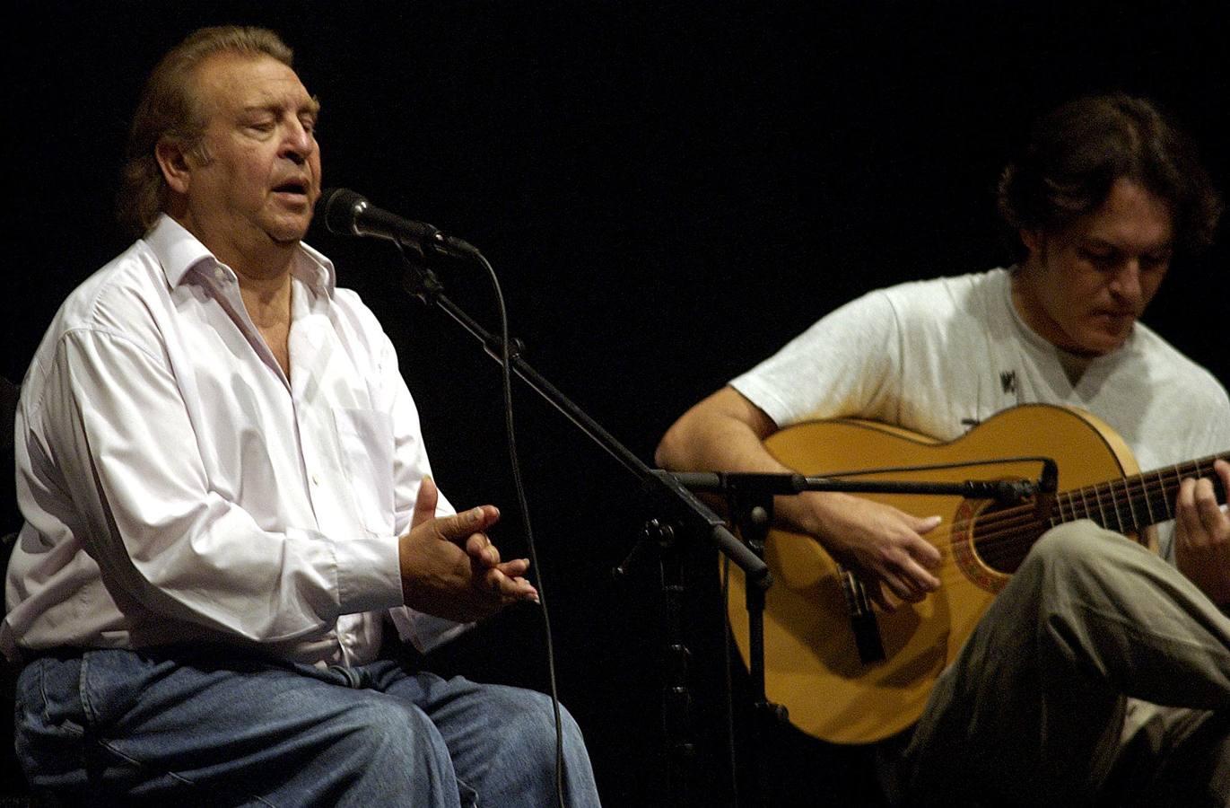 El Lebrijano en la Bienal de Flamenco de Sevilla en 2002