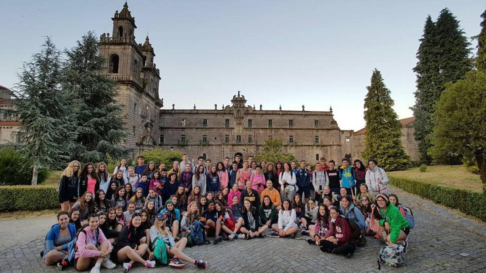 Cerca de cien jóvenes toledanos realizan el Camino de Santiago