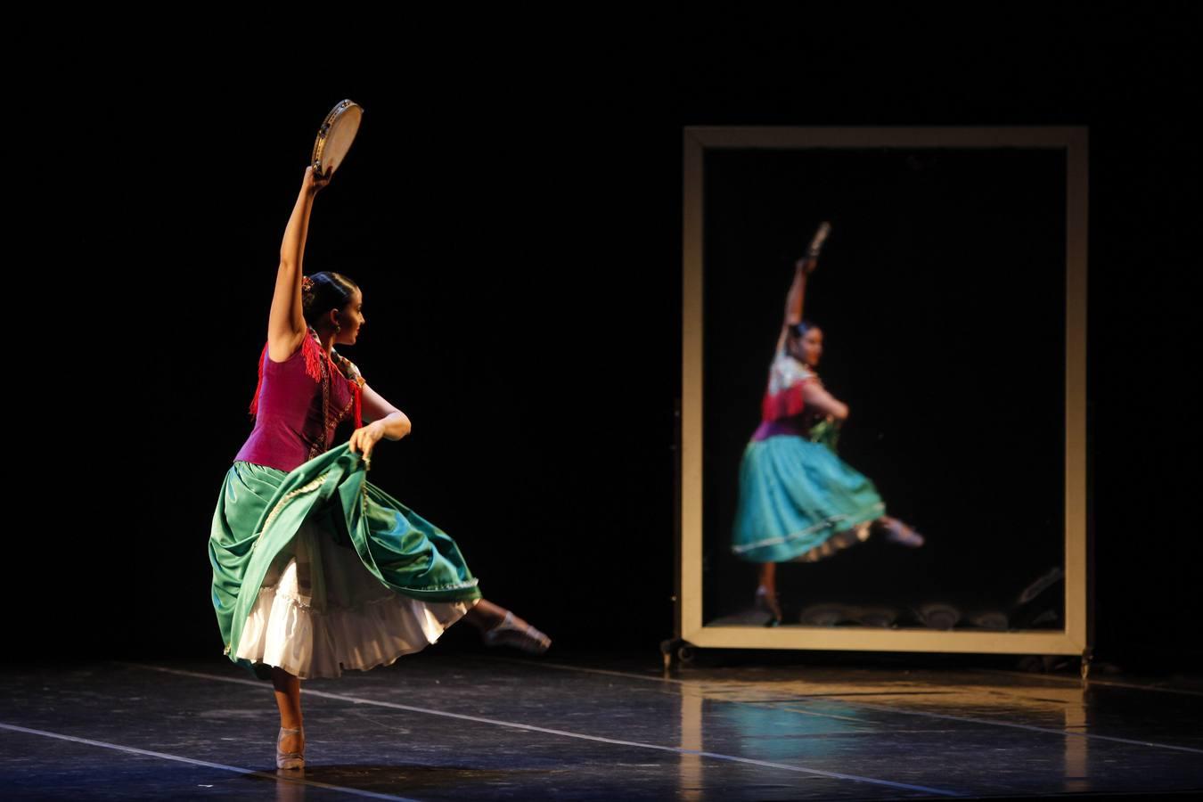 Guitarra, baile, literatura y cine sobre las tablas, en imágenes