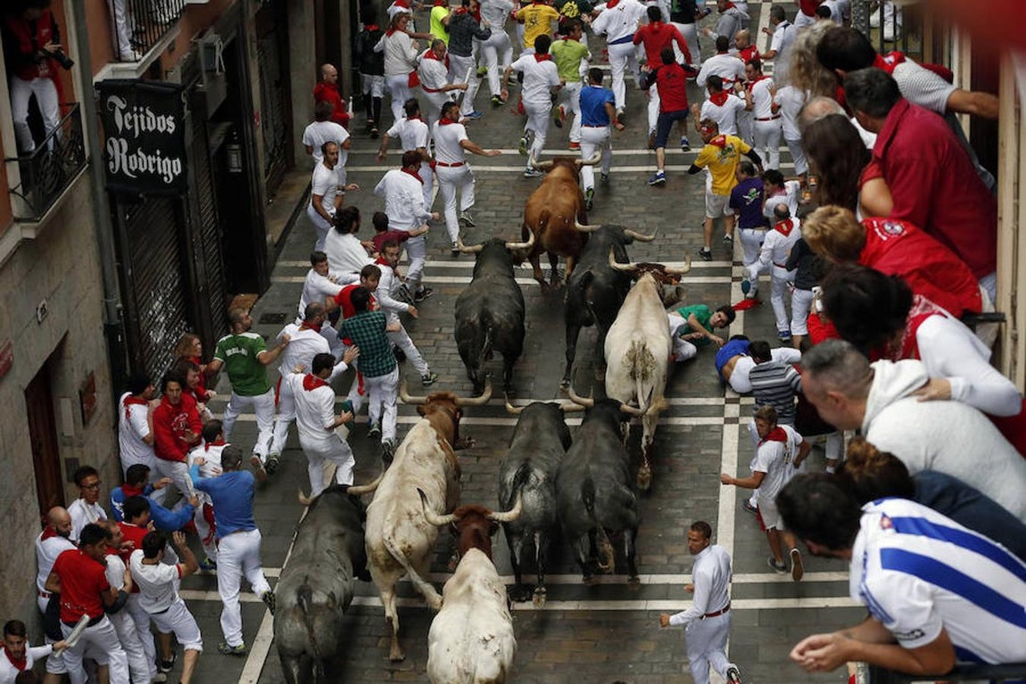 Los trasladados presentan contusión craneal leve, traumatismo en el hombro, policontusionado, contusión maxilofacial leve, luxación en el hombro, traumatismo craneal leve, un pisotón en el tórax, contusión craneal y en el brazo y herida superficial en extremidad inferior. 