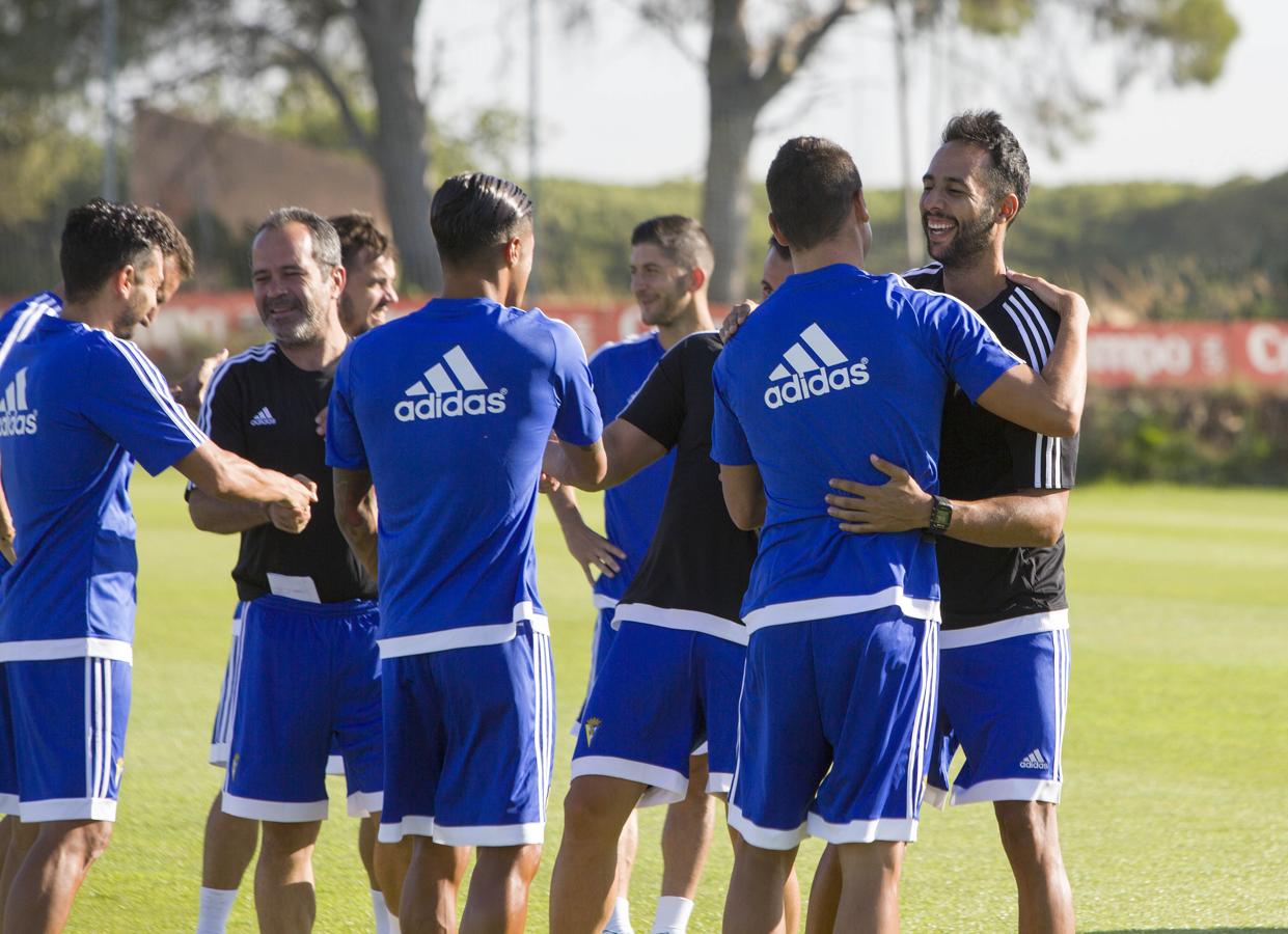 FOTOS: El Cádiz comienza su pretemporada en El Rosal