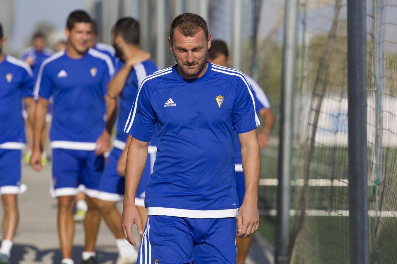 FOTOS: El Cádiz comienza su pretemporada en El Rosal