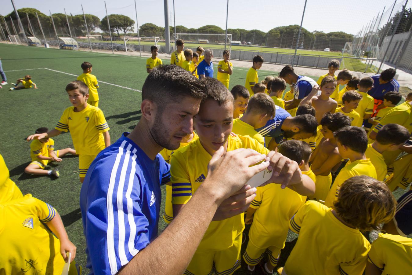 FOTOS: El Cádiz comienza su pretemporada en El Rosal